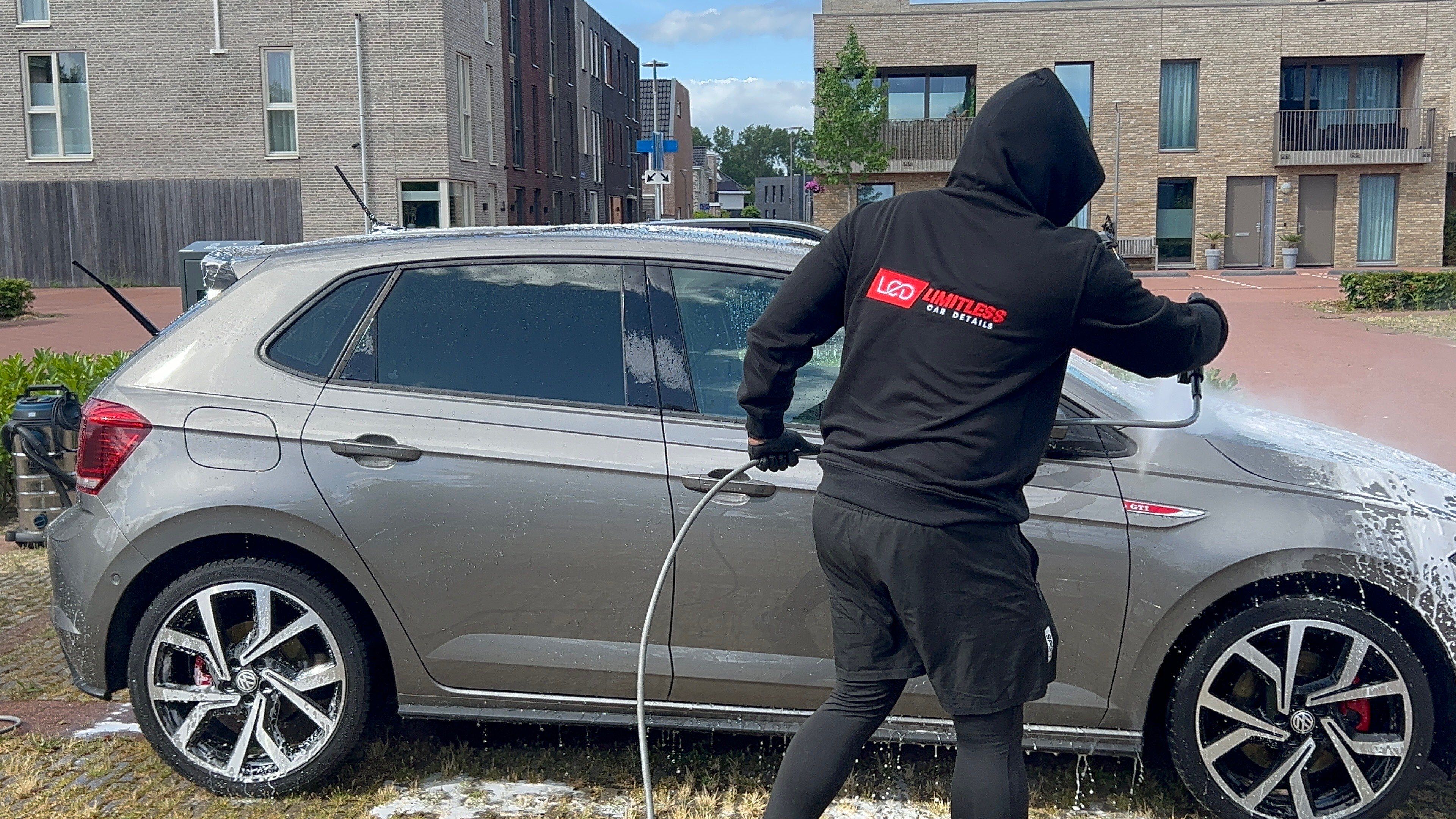 Autodetailing door Limitless Car Details in Amsterdam